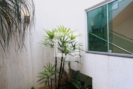 Detalhe Sala de casa à venda com 3 quartos, 209m² em Alvorada, Belo Horizonte