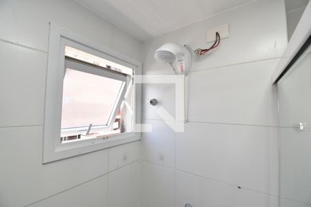 Banheiro de apartamento à venda com 1 quarto, 27m² em Cristo Rei, Curitiba