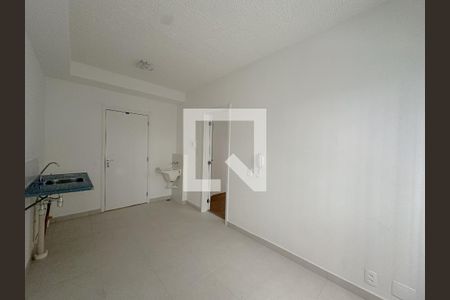 Sala/Cozinha de apartamento à venda com 1 quarto, 22m² em Parque Industrial Tomas Edson, São Paulo