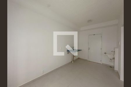 Sala/Cozinha de apartamento à venda com 1 quarto, 22m² em Parque Industrial Tomas Edson, São Paulo