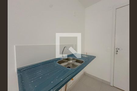Sala/Cozinha de apartamento à venda com 1 quarto, 22m² em Parque Industrial Tomas Edson, São Paulo