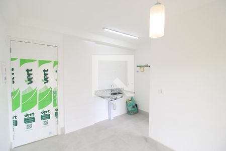 Sala / Cozinha  de apartamento para alugar com 1 quarto, 28m² em Vila Pauliceia, São Paulo