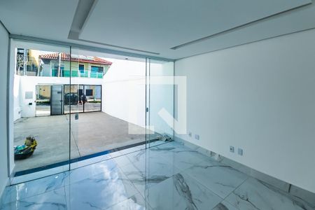 Casa à venda com 3 quartos, 110m² em Santa Monica, Belo Horizonte