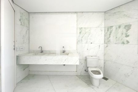 Banheiro da Suíte 1 de apartamento à venda com 4 quartos, 186m² em Serra, Belo Horizonte