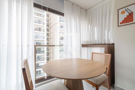 Varanda de kitnet/studio à venda com 1 quarto, 27m² em Vila Nova Conceição, São Paulo