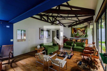 Casa à venda com 3 quartos, 254m² em Alto de Pinheiros, São Paulo