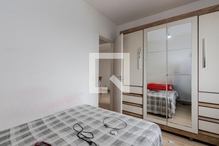 Quarto 1 de apartamento para alugar com 2 quartos, 50m² em Parque Maria Helena, São Paulo