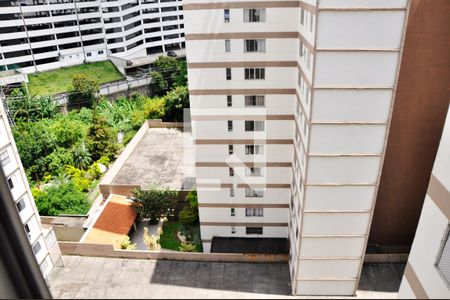Detalhe - Vista da Sala e Sala de Jantar de apartamento para alugar com 2 quartos, 65m² em Jardim Iris, São Paulo