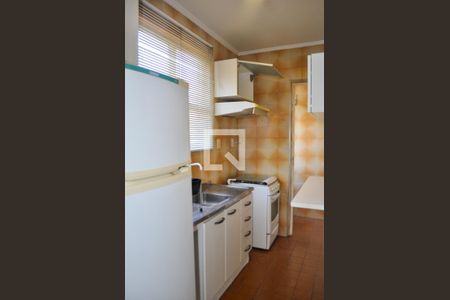 Cozinha  de apartamento à venda com 1 quarto, 40m² em Santo Antônio, Porto Alegre