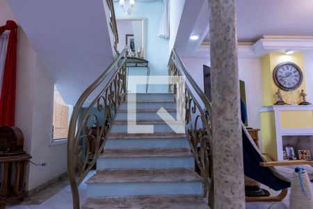 Escada de casa de condomínio para alugar com 4 quartos, 250m² em Jardim Astro, Sorocaba