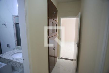 Corredor de apartamento para alugar com 3 quartos, 87m² em Vila Ermelinda, Belo Horizonte