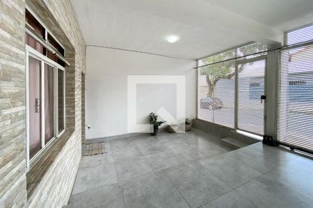 Varanda entrada de casa à venda com 4 quartos, 180m² em Santa Monica, Belo Horizonte
