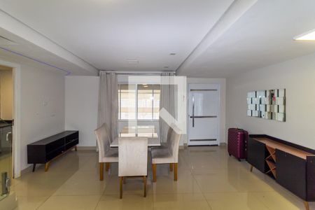 Sala de casa para alugar com 3 quartos, 270m² em Parque Residencial Oratorio, São Paulo