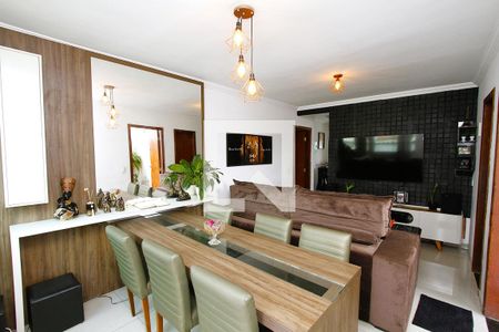 Sala 1 de casa à venda com 6 quartos, 200m² em Jk, Contagem