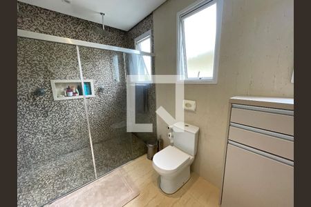 Banheiro da Suíte 1 de casa de condomínio para alugar com 3 quartos, 612m² em Jardim Barbacena, Cotia