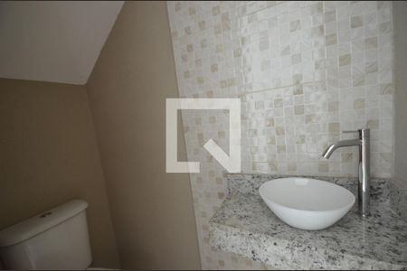 Lavabo de casa para alugar com 2 quartos, 65m² em Marechal Hermes, Rio de Janeiro