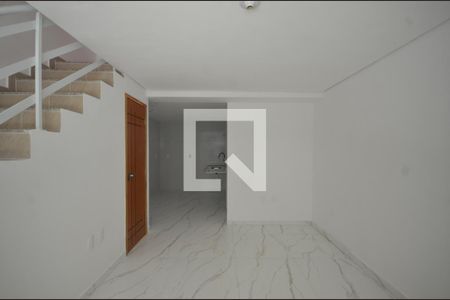 Sala de casa para alugar com 2 quartos, 65m² em Marechal Hermes, Rio de Janeiro