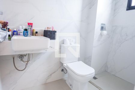 banheiro suite 1 de casa de condomínio à venda com 2 quartos, 120m² em Buritis, Belo Horizonte