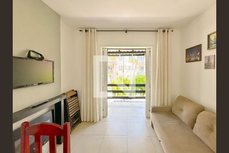 Sala de TV de apartamento para alugar com 2 quartos, 56m² em Canasvieiras, Florianópolis