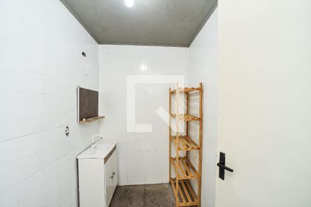 Banheiro de apartamento para alugar com 1 quarto, 60m² em Vila Ipiranga, Porto Alegre