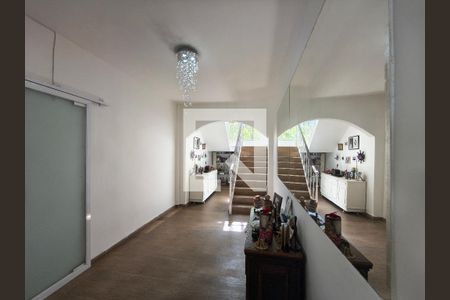 Sala de casa de condomínio à venda com 3 quartos, 400m² em Anil, Rio de Janeiro