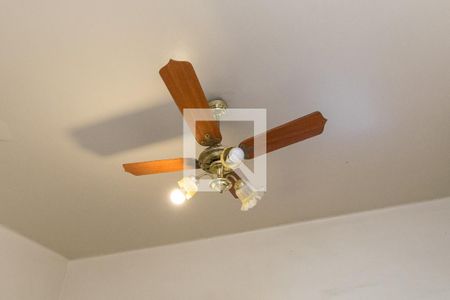 Casa frente - Sala de casa à venda com 5 quartos, 300m² em Brás de Pina, Rio de Janeiro