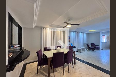 Sala de casa de condomínio para alugar com 4 quartos, 310m² em Recreio dos Bandeirantes, Rio de Janeiro