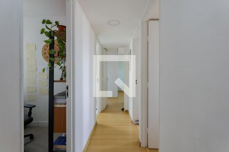 Corredor de apartamento à venda com 4 quartos, 96m² em Vila Sonia, São Paulo