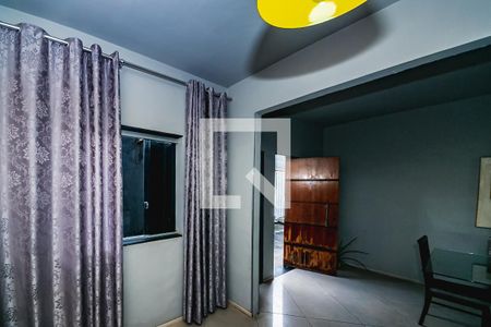 Casa à venda com 4 quartos, 377m² em Floramar, Belo Horizonte