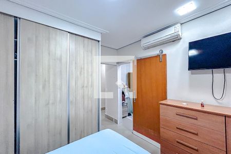 Suíte 1 de casa à venda com 3 quartos, 170m² em Água Rasa, São Paulo