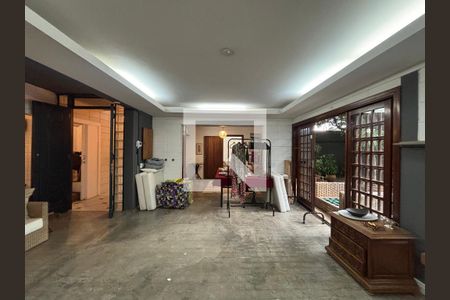 Casa à venda com 4 quartos, 387m² em Vila Madalena, São Paulo