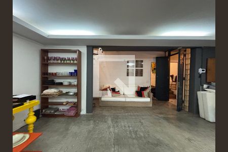 Casa à venda com 4 quartos, 387m² em Vila Madalena, São Paulo