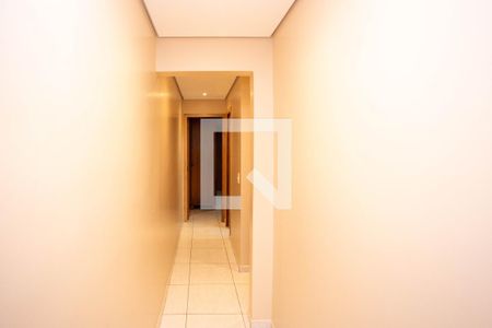Corredor de casa à venda com 3 quartos, 190m² em Jardim Luso, São Paulo
