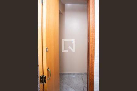 Lavabo de casa à venda com 3 quartos, 190m² em Jardim Luso, São Paulo