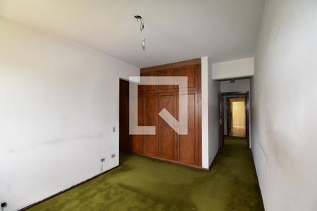 Suíte de apartamento para alugar com 3 quartos, 125m² em Centro Cívico, Curitiba