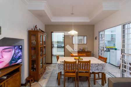 Sala de casa à venda com 2 quartos, 75m² em Jardim Umuarama, São Paulo