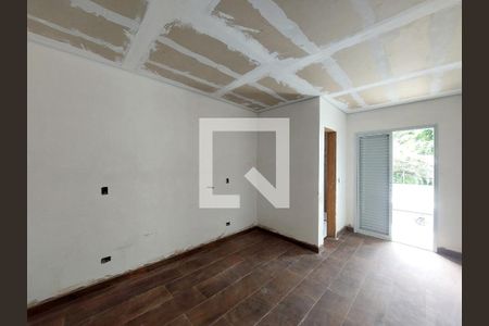 Suíte de casa à venda com 3 quartos, 150m² em Jardim Sabara, São Paulo