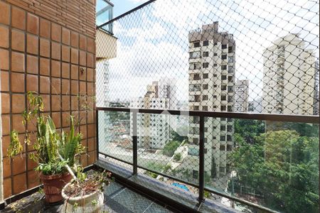 Apartamento para alugar com 4 quartos, 187m² em Jardim Vila Mariana, São Paulo