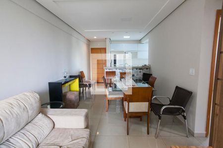 Sala de apartamento para alugar com 2 quartos, 70m² em Santa Mônica, Uberlândia