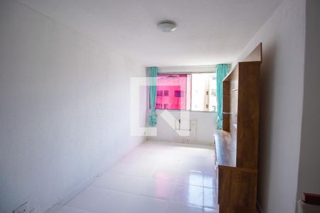 Sala de apartamento para alugar com 2 quartos, 50m² em Irajá, Rio de Janeiro