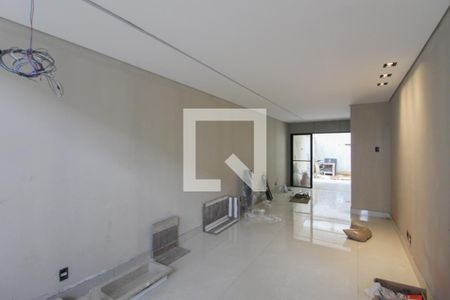 Sala de casa à venda com 4 quartos, 180m² em Planalto, Belo Horizonte