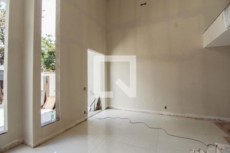 Sala de casa à venda com 4 quartos, 180m² em Planalto, Belo Horizonte