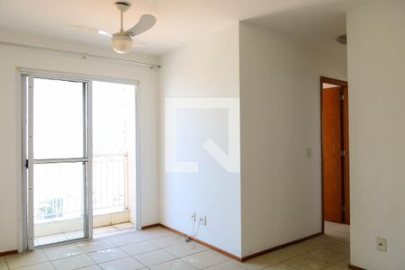 Sala de apartamento à venda com 3 quartos, 57m² em Del Castilho, Rio de Janeiro