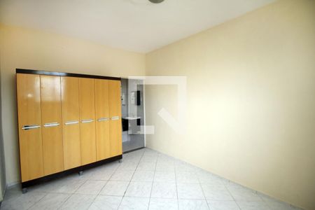 Quarto de casa para alugar com 1 quarto, 70m² em Vista Alegre, Rio de Janeiro