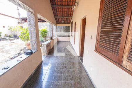 varanda de casa à venda com 5 quartos, 182m² em Glória, Belo Horizonte