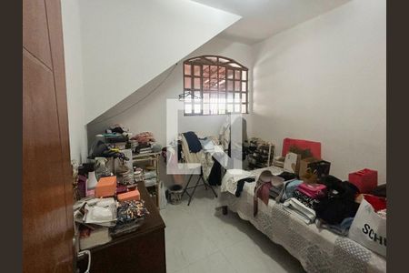 Quarto 2 de casa à venda com 5 quartos, 300m² em Santa Efigênia, Belo Horizonte