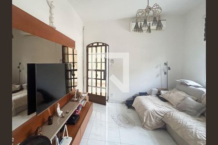 Sala de casa à venda com 5 quartos, 300m² em Santa Efigênia, Belo Horizonte