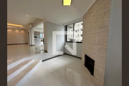Lareira de apartamento para alugar com 3 quartos, 290m² em Alphaville, Barueri