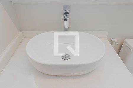 Banheiro de apartamento para alugar com 1 quarto, 27m² em Pompeia, São Paulo