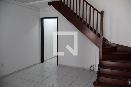 Sala  de casa à venda com 2 quartos, 100m² em Vila das Palmeiras, Guarulhos